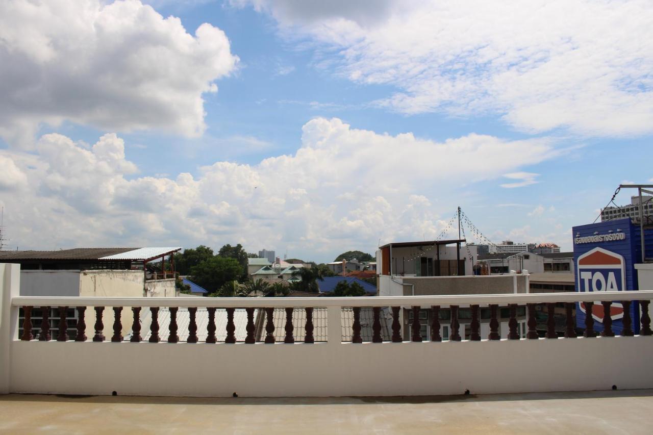 Sook Hostel (Adults Only) Chiang Mai Exteriör bild