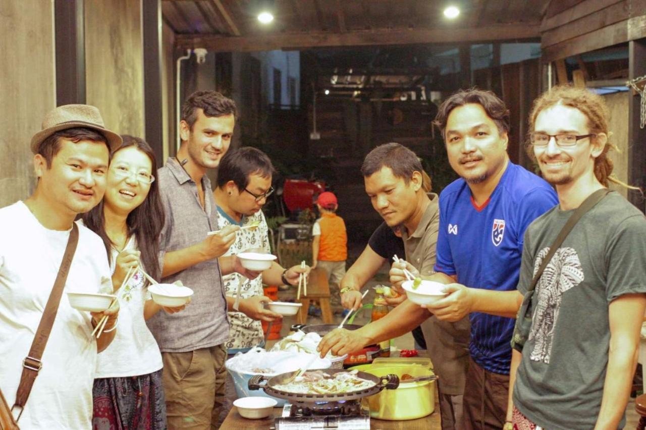 Sook Hostel (Adults Only) Chiang Mai Exteriör bild