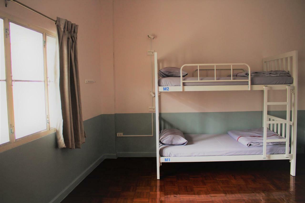 Sook Hostel (Adults Only) Chiang Mai Exteriör bild